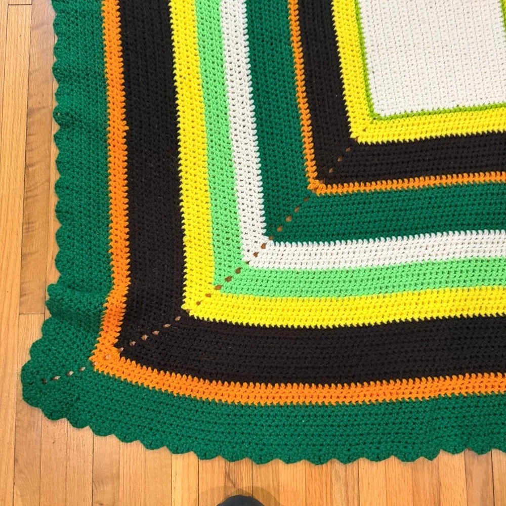 Handmade Crochet Blanket Throw OS Rectangle Colorblock Scalloped Green EUC